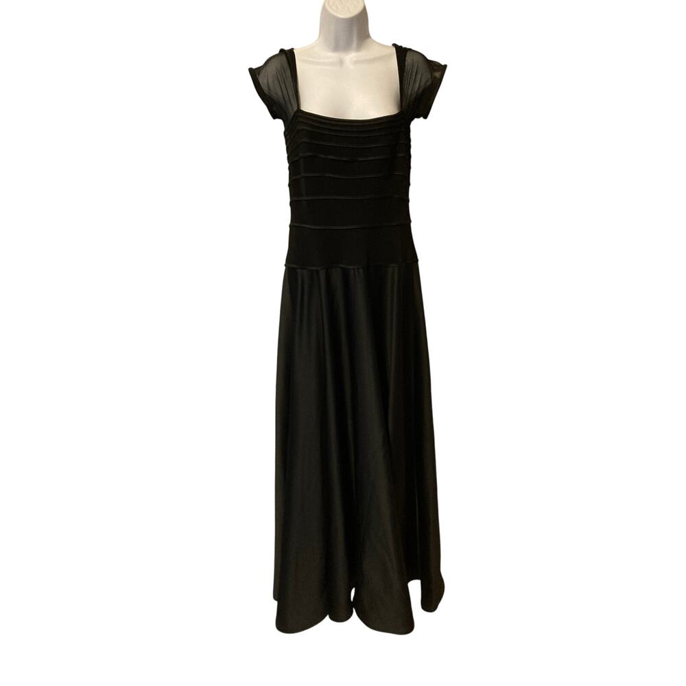Tadashi Petites Black Evening Gown – Saks Fifth Avenue – Size Petite 10